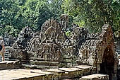 Ta Som temple - inside the first enclosure